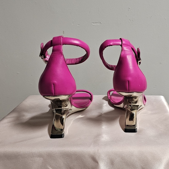 ALEXANDER McQUEEN sz 37 BOBBY PINK, CALFSKIN LEATHER, ARC HEELED SANDAL - Picture 2 of 12